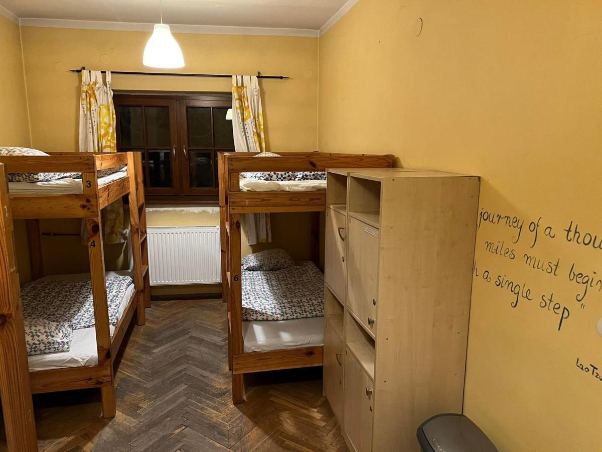 50 People Bis Apartment Krakau Buitenkant foto