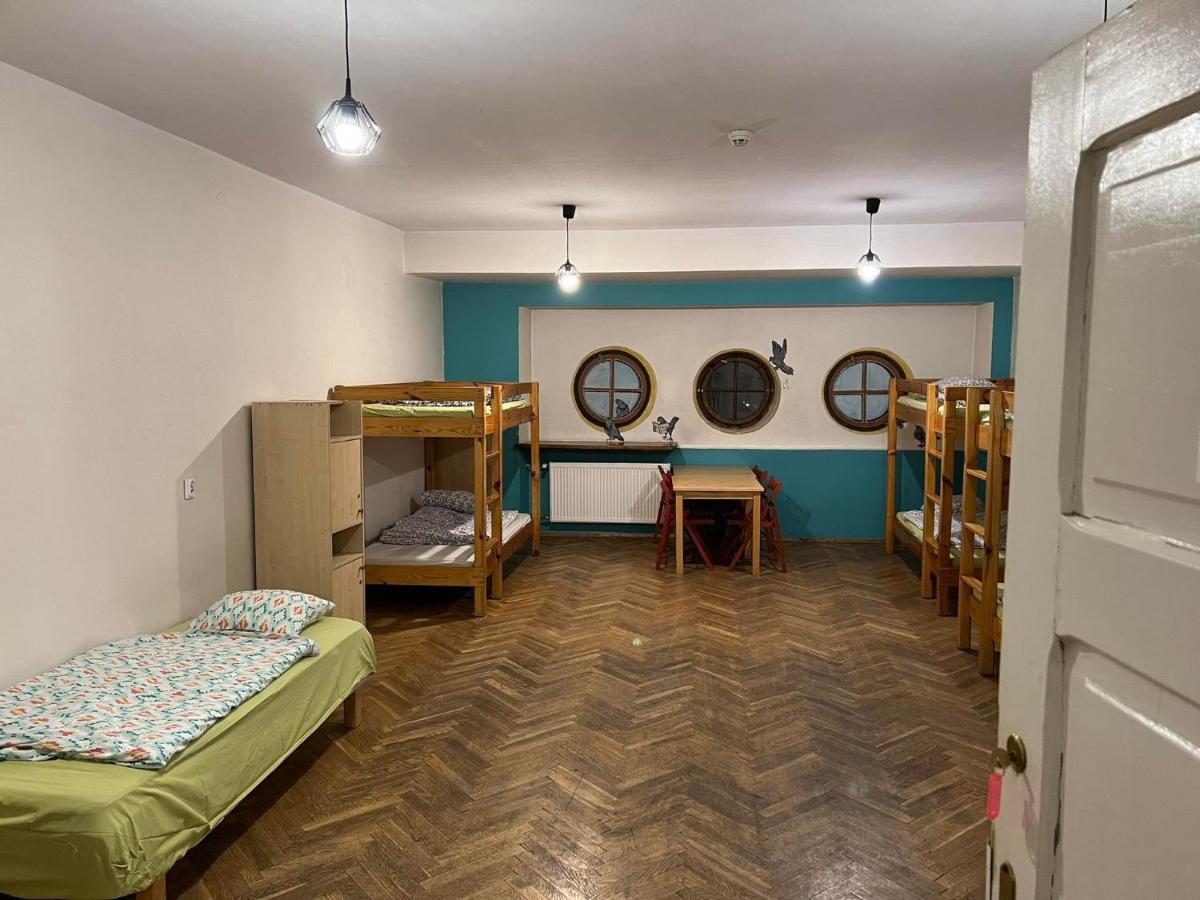 50 People Bis Apartment Krakau Buitenkant foto