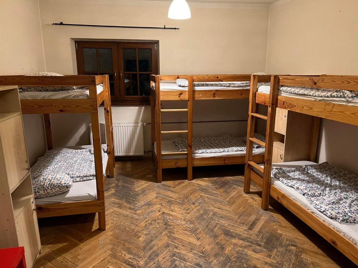 50 People Bis Apartment Krakau Buitenkant foto